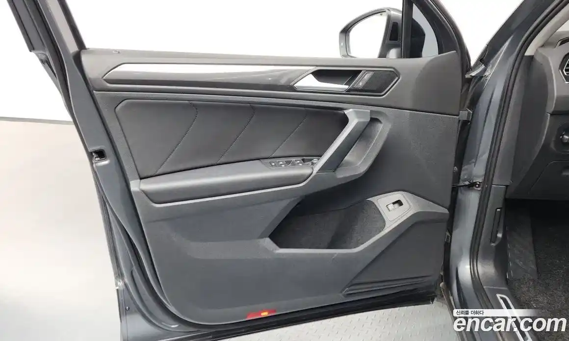 Volkswagen Tiguan 2020 2.0 автомат (гидро), фото 14
