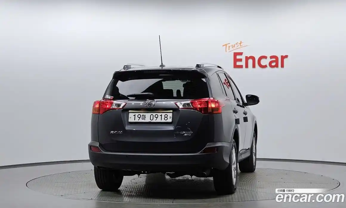 Toyota RAV4 2015 2.5 автомат (гидро), фото 3 Toyota RAV4 2015 2.5 автомат (гидро), фото 3
