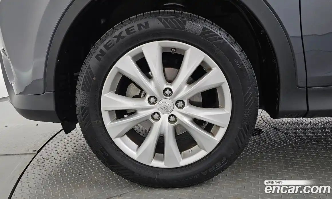 Toyota RAV4 2015 2.5 автомат (гидро), фото 4 Toyota RAV4 2015 2.5 автомат (гидро), фото 4