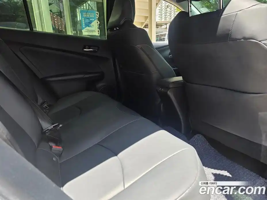 Toyota Prius 2022 1.8 автомат (гидро), фото 16 Toyota Prius 2022 1.8 автомат (гидро), фото 16