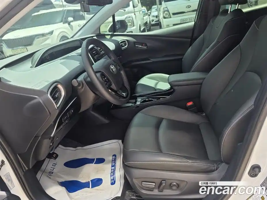 Toyota Prius 2022 1.8 автомат (гидро), фото 18 Toyota Prius 2022 1.8 автомат (гидро), фото 18