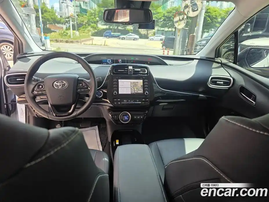 Toyota Prius 2022 1.8 автомат (гидро), фото 9 Toyota Prius 2022 1.8 автомат (гидро), фото 9