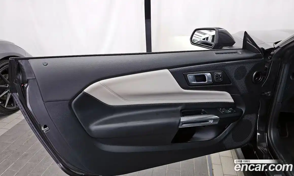 Ford Mustang 2024 5.0 автомат (гидро), фото 14