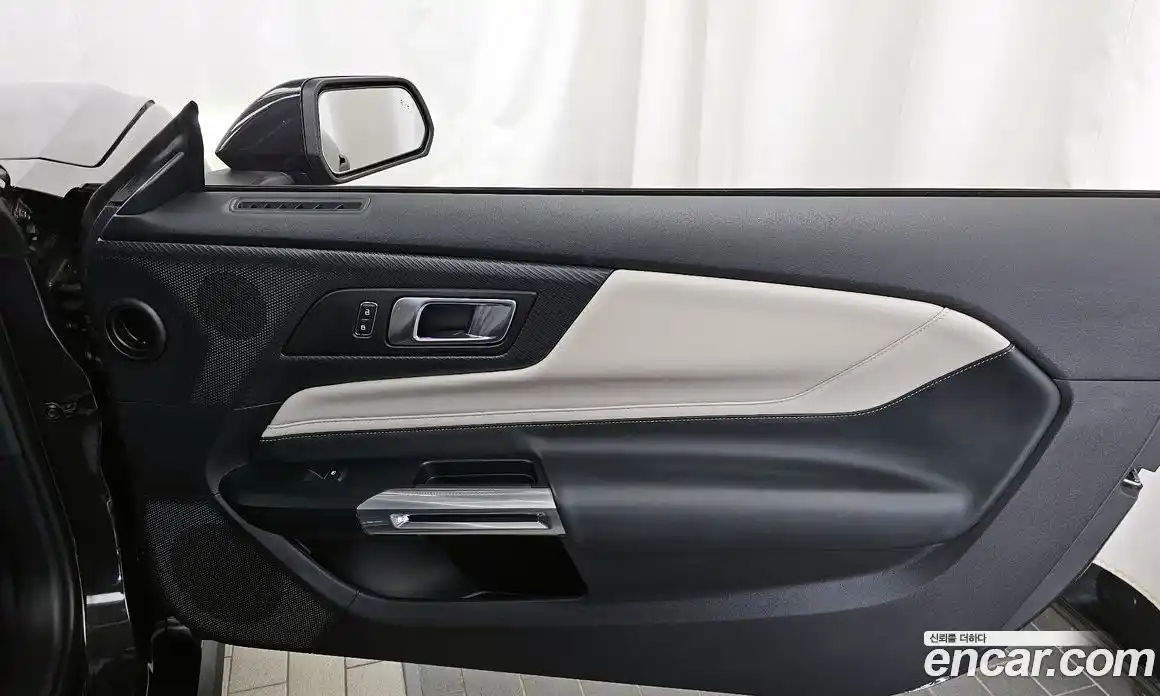 Ford Mustang 2024 5.0 автомат (гидро), фото 15
