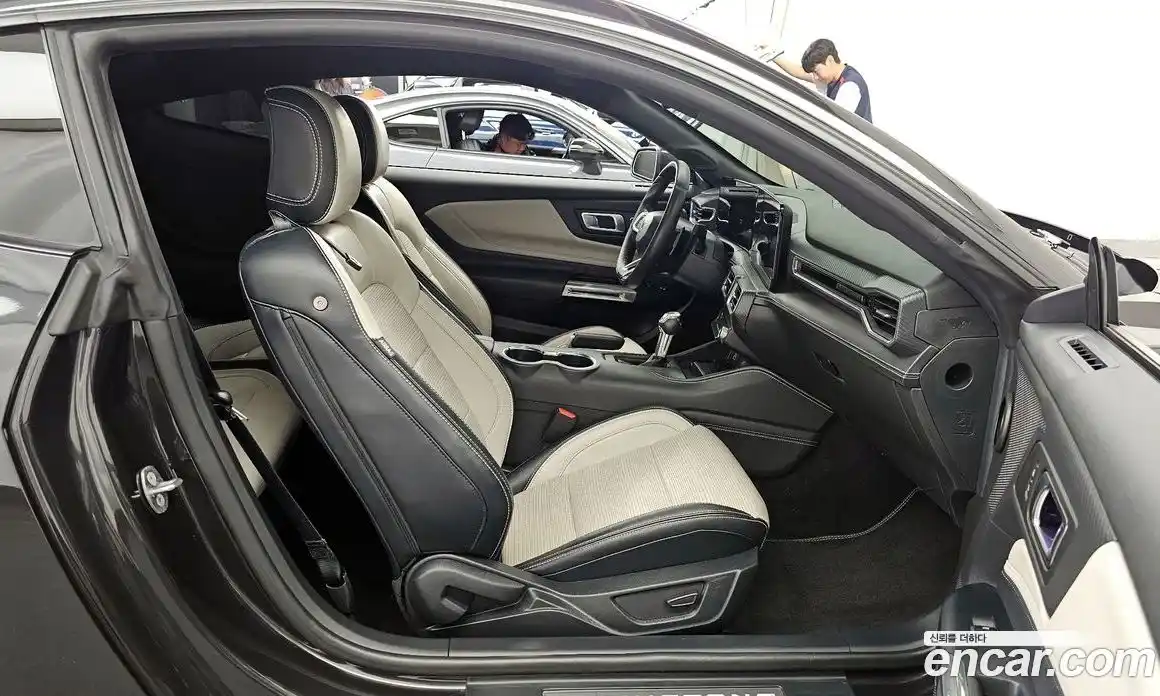 Ford Mustang 2024 5.0 автомат (гидро), фото 17