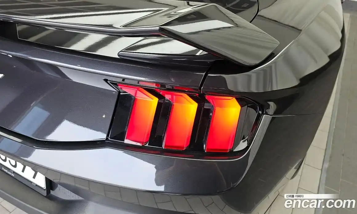 Ford Mustang 2024 5.0 автомат (гидро), фото 9