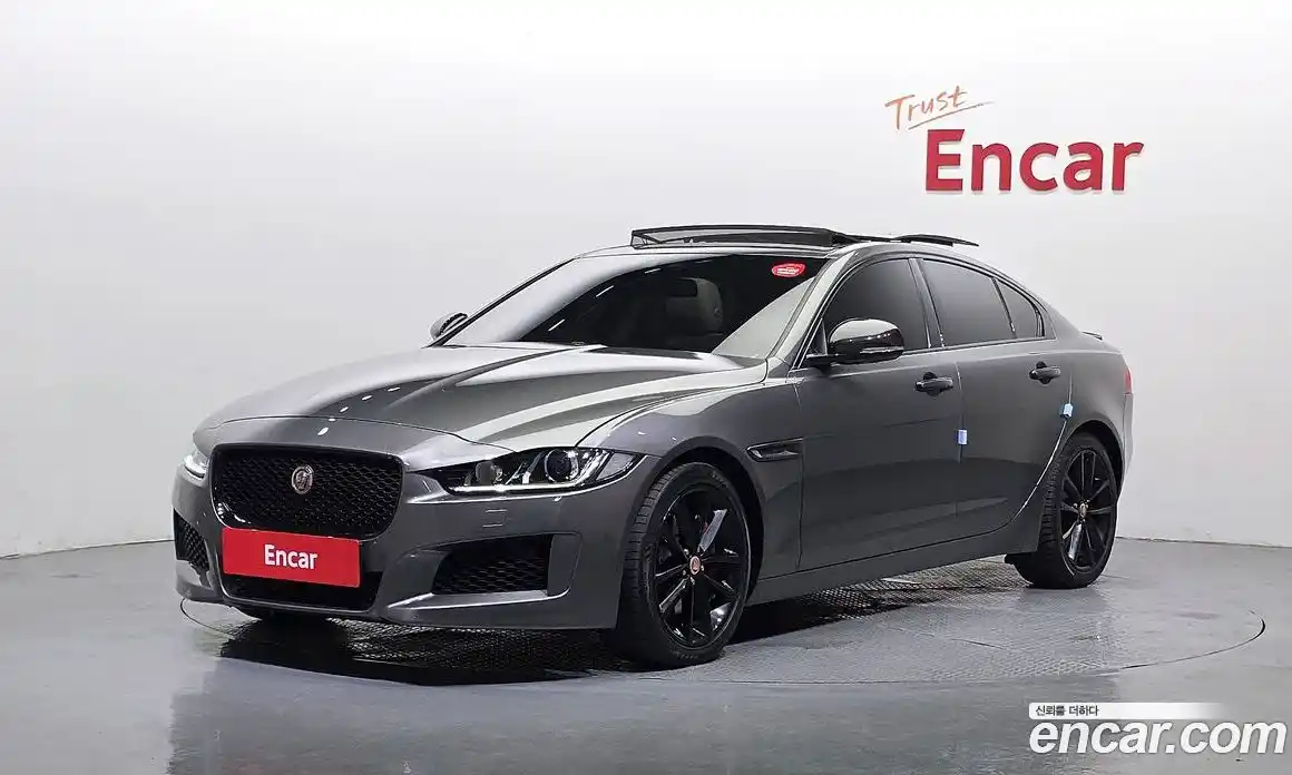 Jaguar XE 2017 2.0 автомат (гидро), фото 1