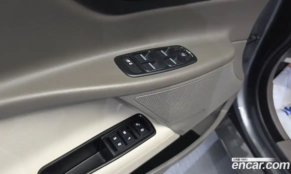 Jaguar XE 2017 2.0 автомат (гидро), фото 13