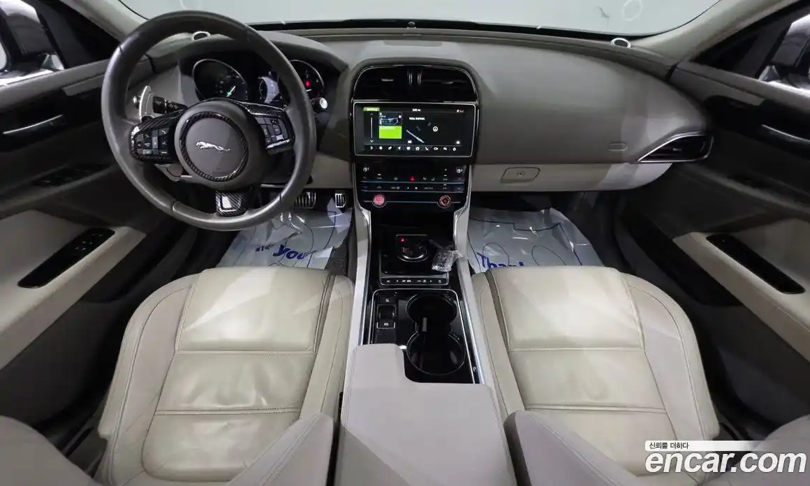 Jaguar XE 2017 2.0 автомат (гидро), фото 7
