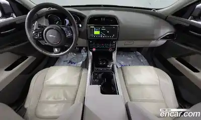 Jaguar XE 2017 2.0 автомат (гидро), миниатюра 7