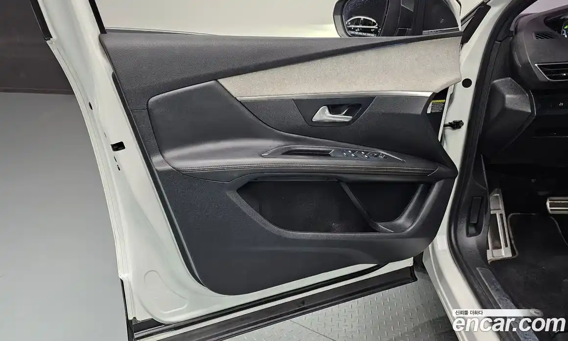 Peugeot 3008 2019 2.0 автомат (гидро), фото 14