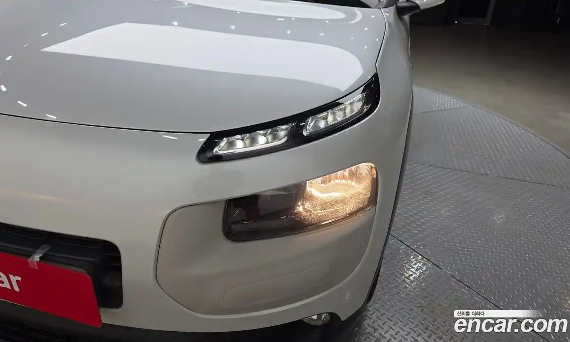 Citroen C4 Cactus 2018 1.6 автомат (гидро), фото 8 Citroen C4 Cactus 2018 1.6 автомат (гидро), фото 8
