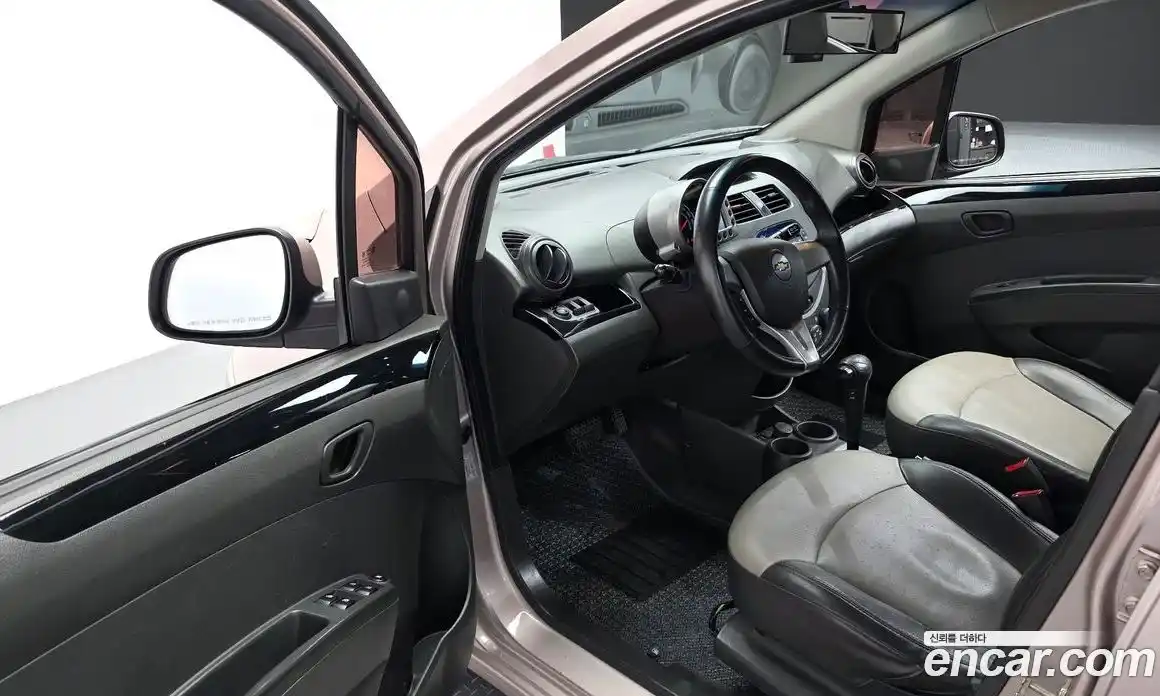 Chevrolet Spark 2012 1.0 автомат (гидро), фото 11