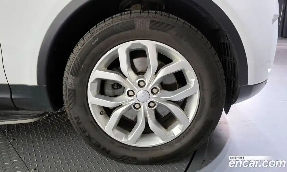 Land Rover Discovery 2018 2.0 автомат (гидро), фото 5