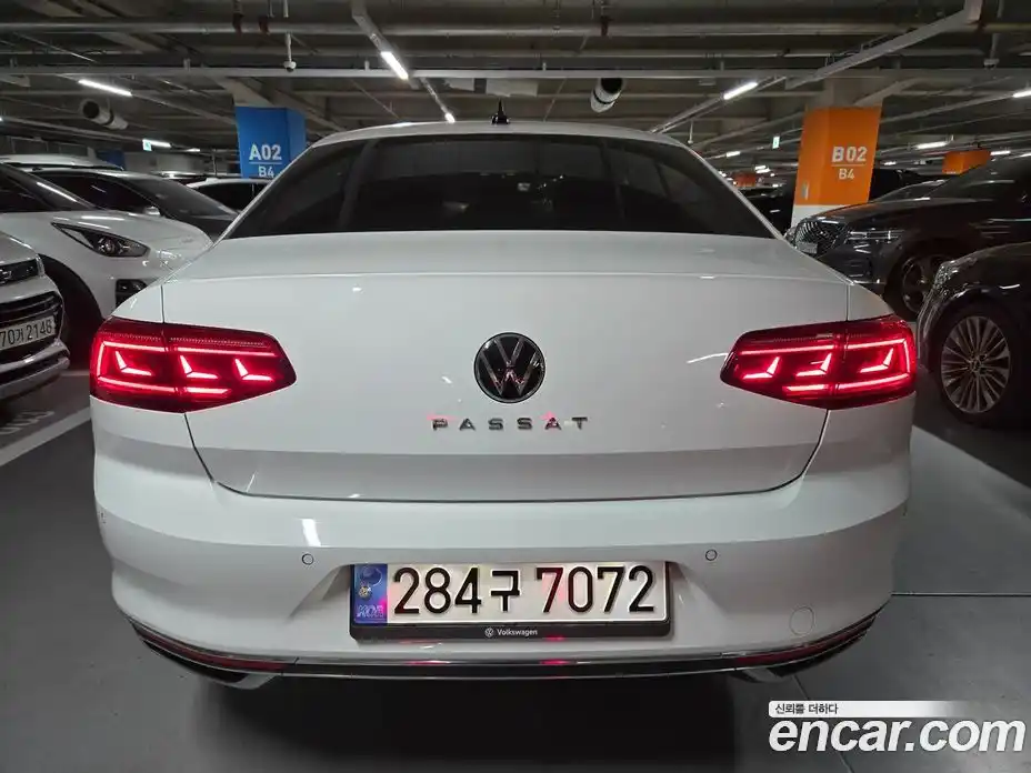 Volkswagen Passat 2022 2.0 автомат (гидро), фото 3