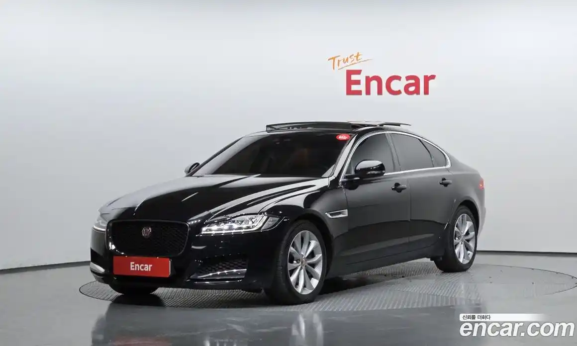 Jaguar XF 2019 2.0 автомат (гидро), фото 1 Jaguar XF 2019 2.0 автомат (гидро), фото 1