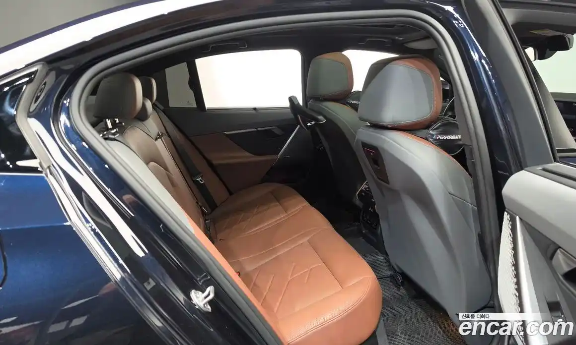 BMW i5 2023 0.2 автомат (гидро), фото 17