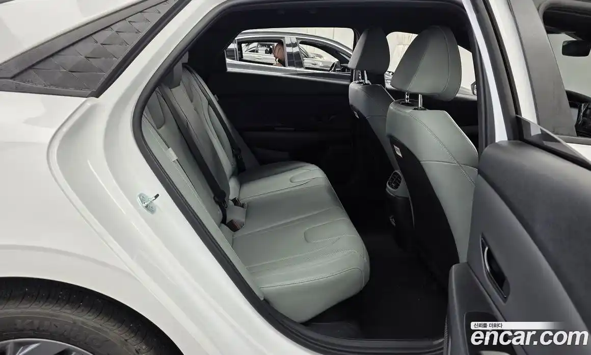 Hyundai Avante 2025 1.6 автомат (гидро), фото 11