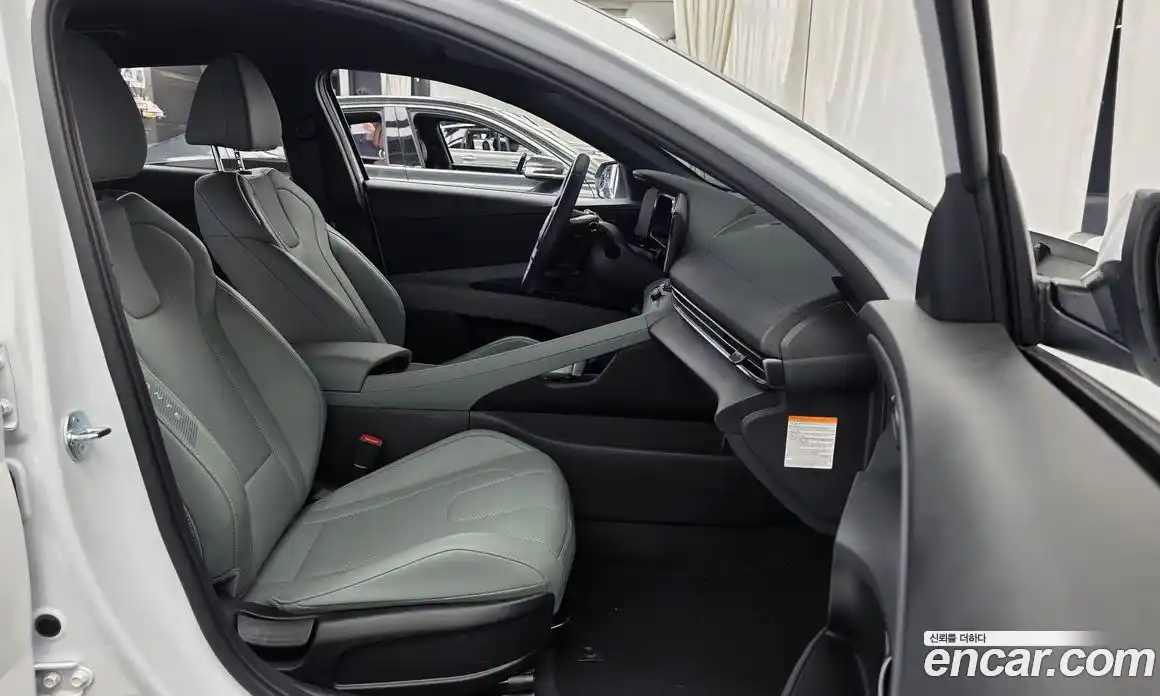 Hyundai Avante 2025 1.6 автомат (гидро), фото 12