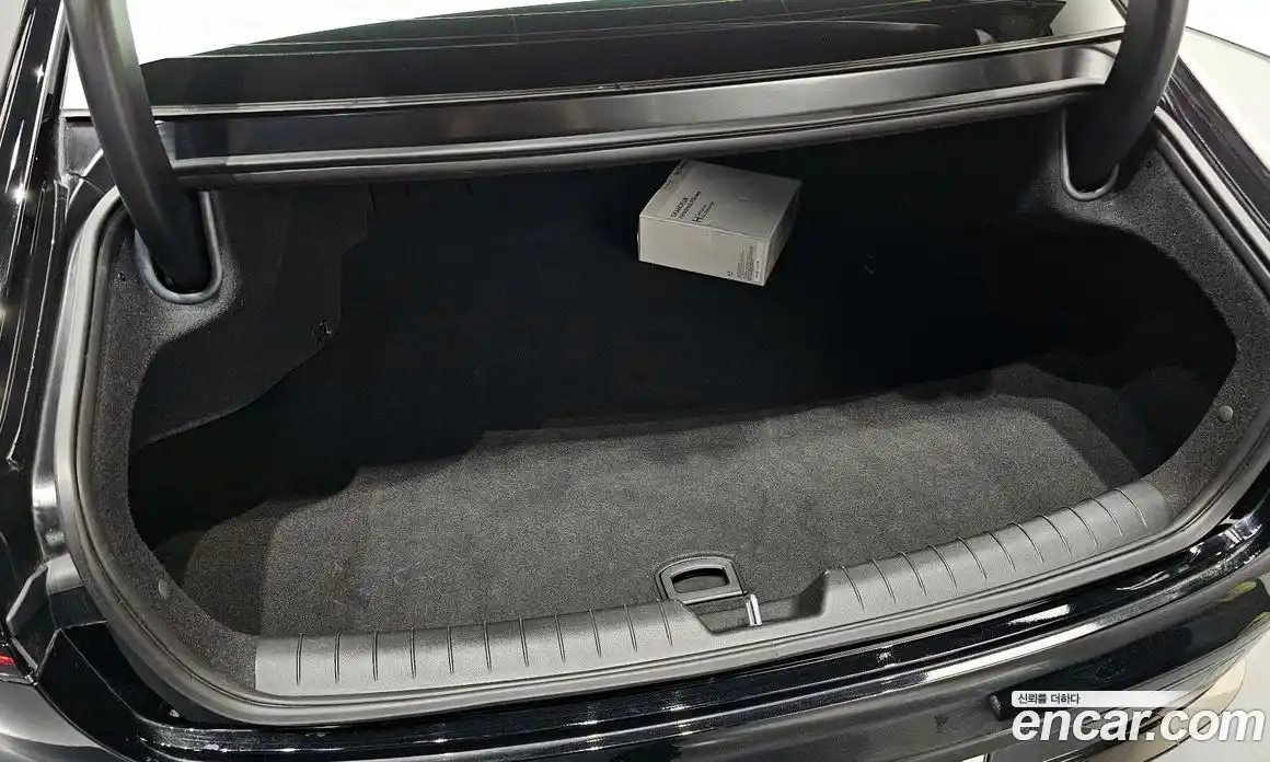 Hyundai Grandeur 2023 2.5 автомат (гидро), фото 28