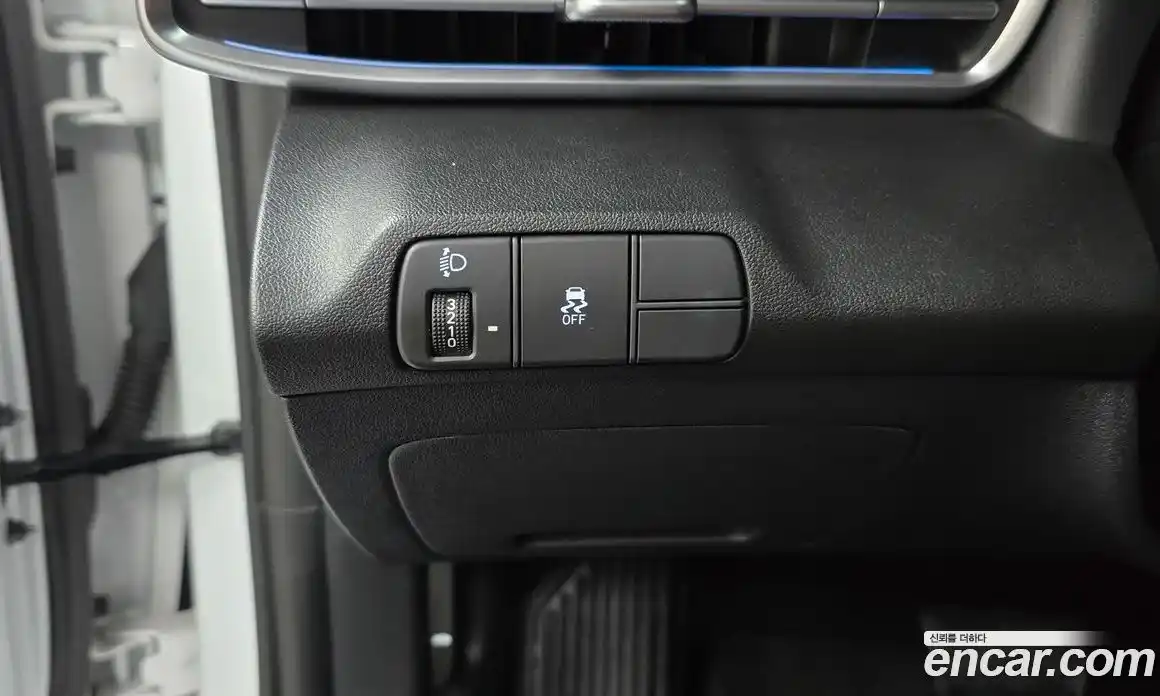 Hyundai Avante 2023 1.6 автомат (гидро), фото 28