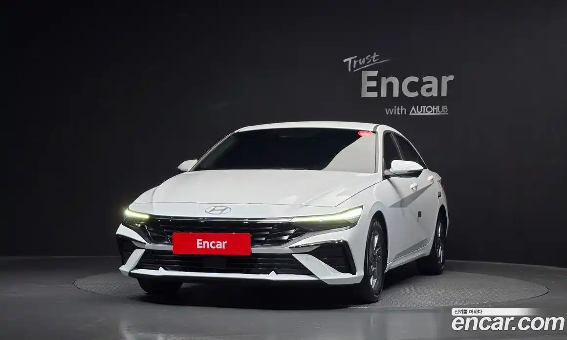 Hyundai Avante 2023 1.6 автомат (гидро), фото 3