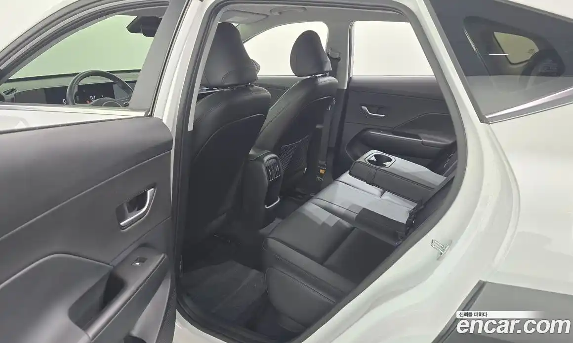 Hyundai Kona 2023 1.6 автомат (гидро), фото 18