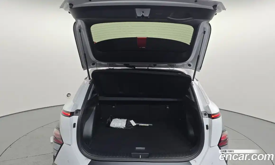 Hyundai Kona 2023 1.6 автомат (гидро), фото 24