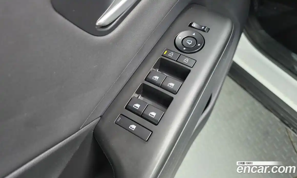 Hyundai Kona 2023 1.6 автомат (гидро), фото 28