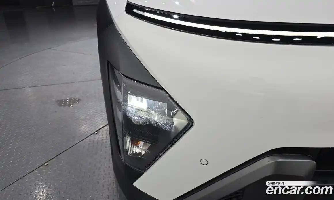 Hyundai Kona 2023 1.6 автомат (гидро), фото 8