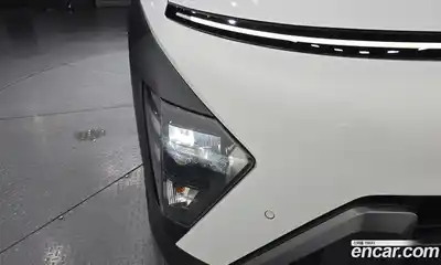 Hyundai Kona 2023 1.6 автомат (гидро), миниатюра 8