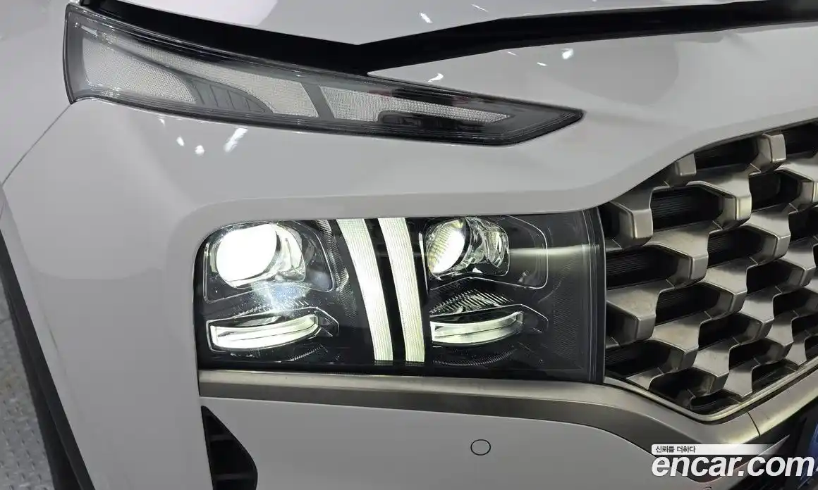 Hyundai Santa Fe 2022 2.2 автомат (гидро), фото 8