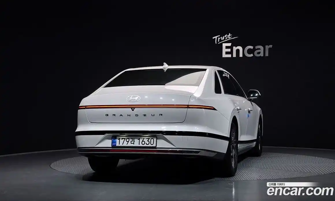 Hyundai Grandeur 2023 3.5 автомат (гидро), фото 4