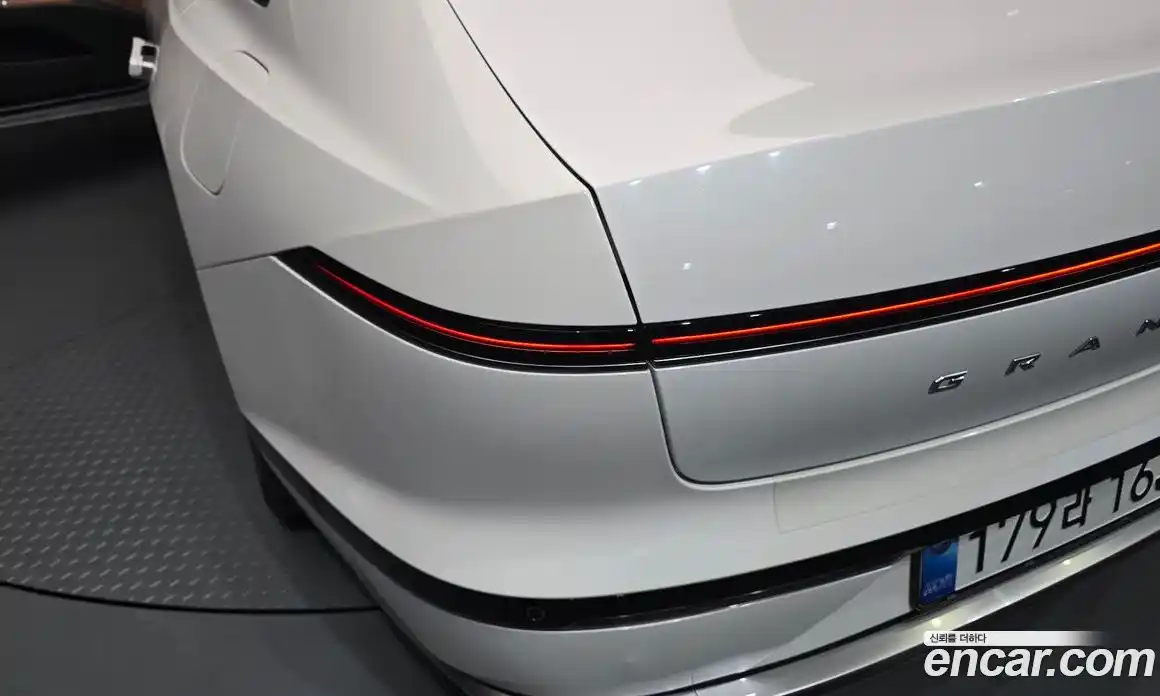 Hyundai Grandeur 2023 3.5 автомат (гидро), фото 9