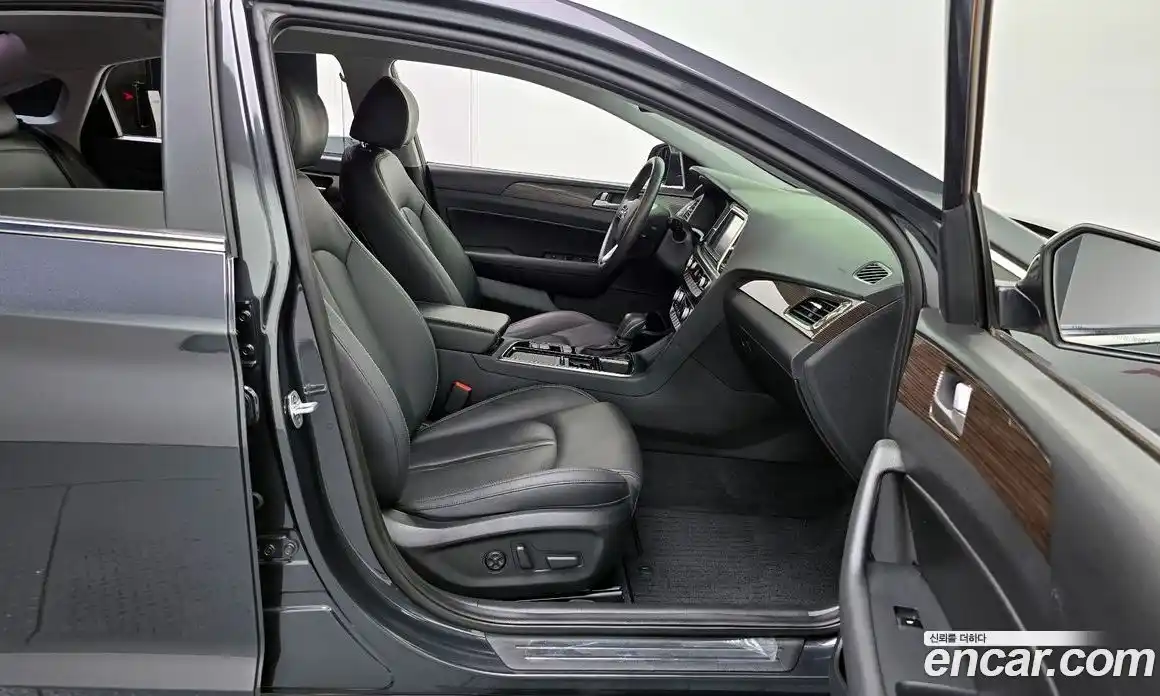 Hyundai Sonata 2017 2.0 автомат (гидро), фото 11