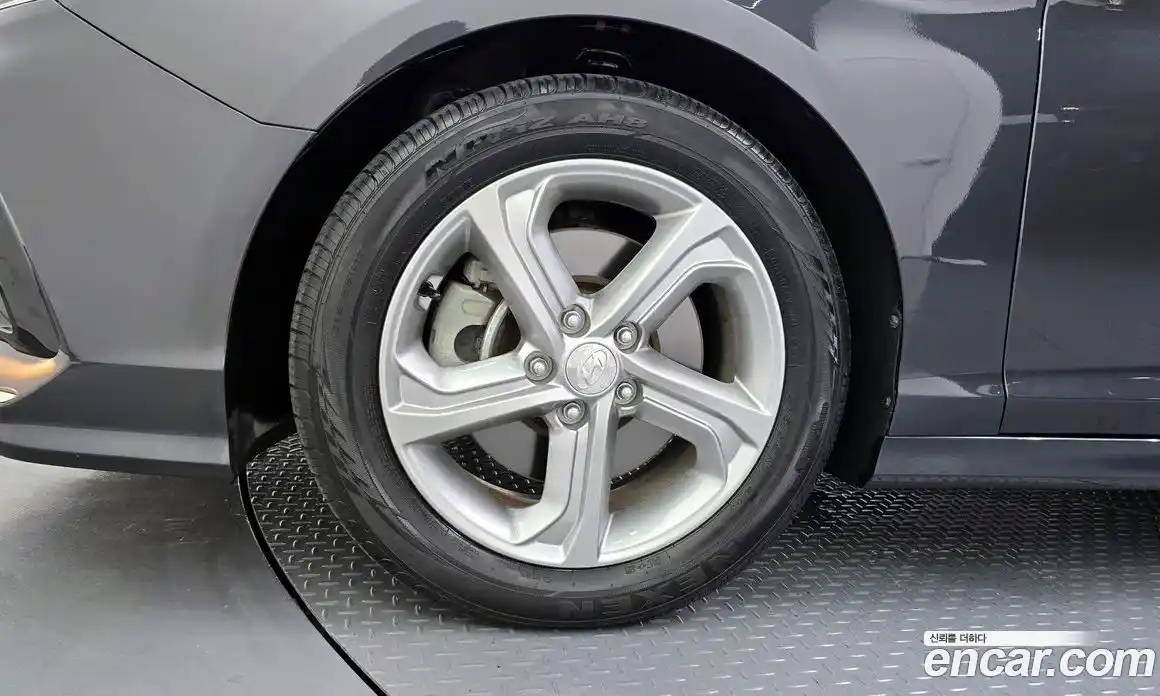 Hyundai Sonata 2017 2.0 автомат (гидро), фото 5