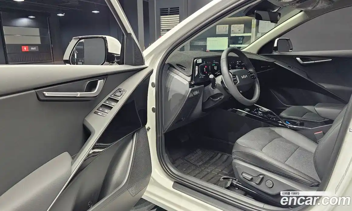 Kia Niro 2026 1.6 автомат (гидро), фото 13