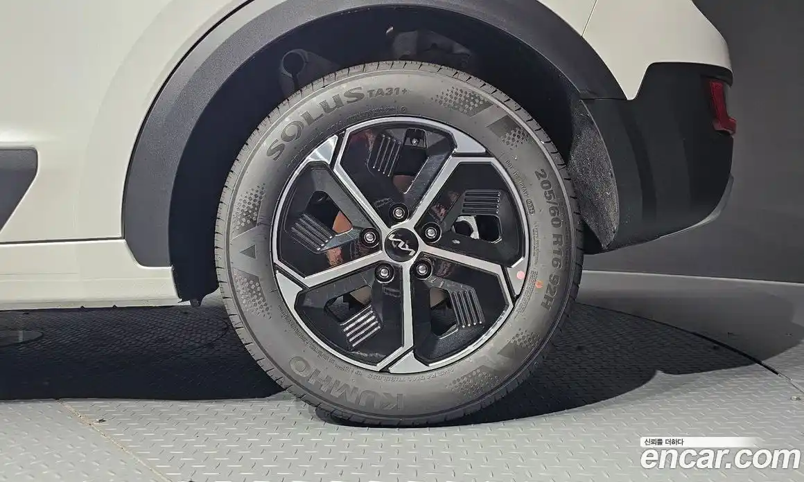 Kia Niro 2026 1.6 автомат (гидро), фото 7