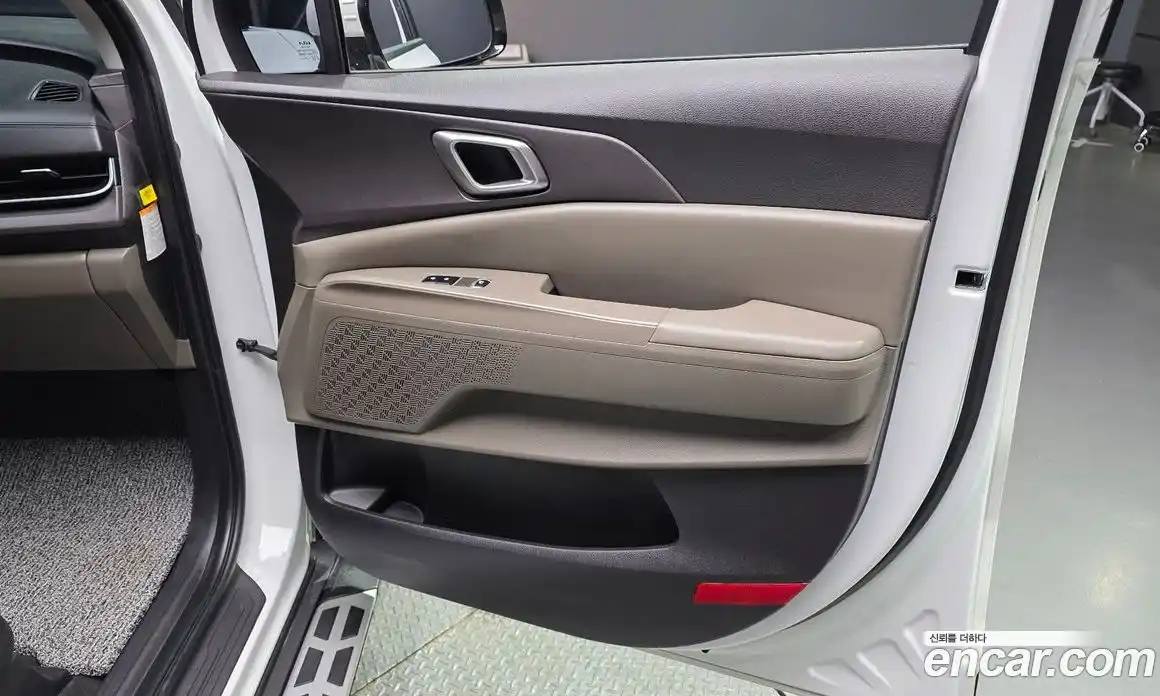 Kia Carnival 2024 1.6 автомат (гидро), фото 15