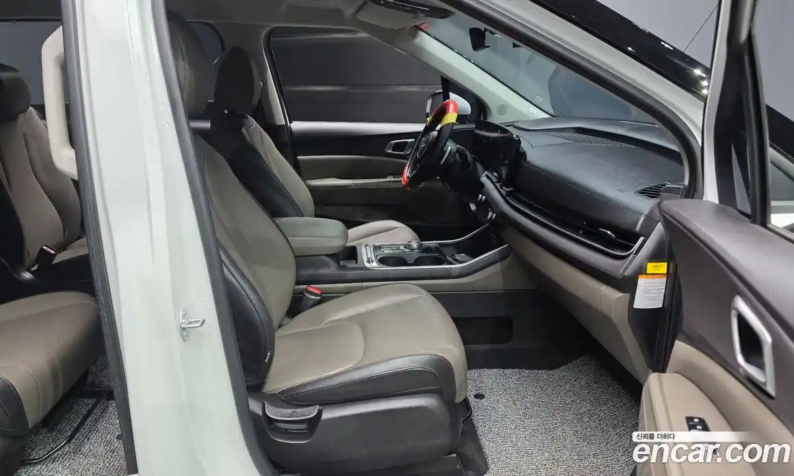 Kia Carnival 2024 1.6 автомат (гидро), фото 17