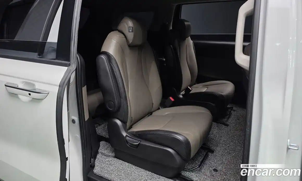 Kia Carnival 2024 1.6 автомат (гидро), фото 18