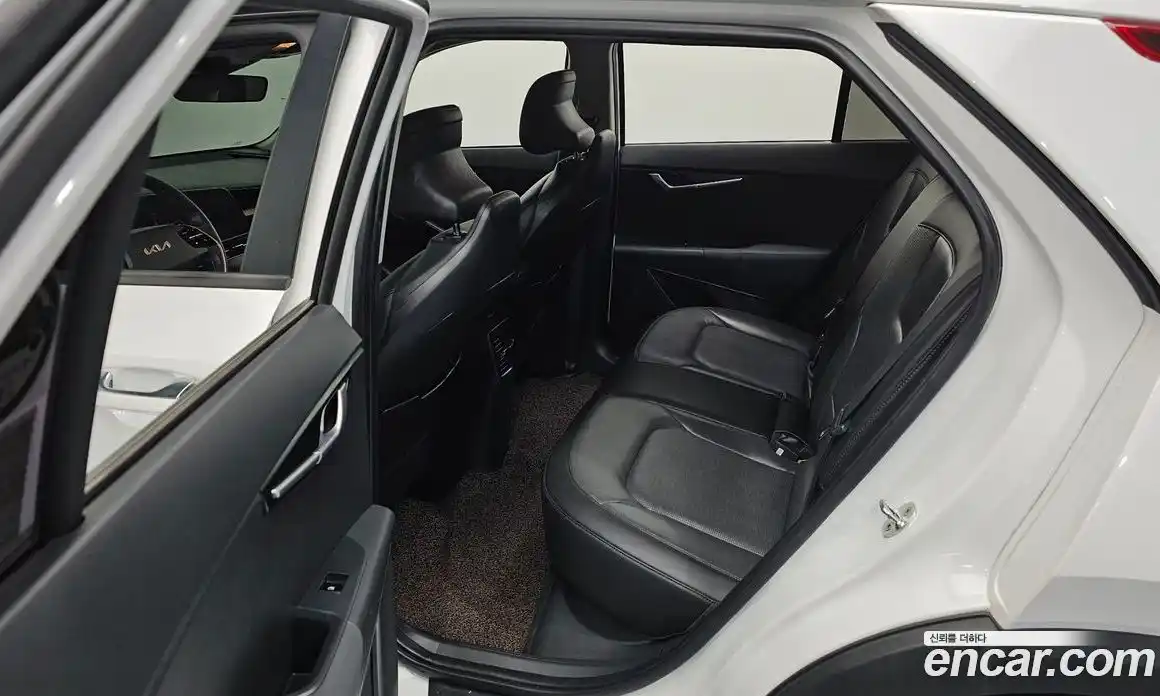 Kia Niro 2022 0.2 автомат (гидро), фото 18