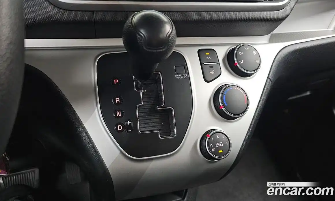 Kia Ray 2022 1.0 автомат (гидро), фото 12
