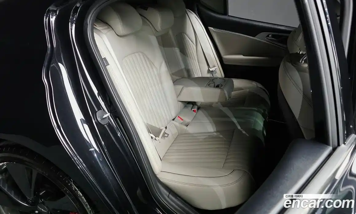Genesis G70 2023 3.3 автомат (гидро), фото 11