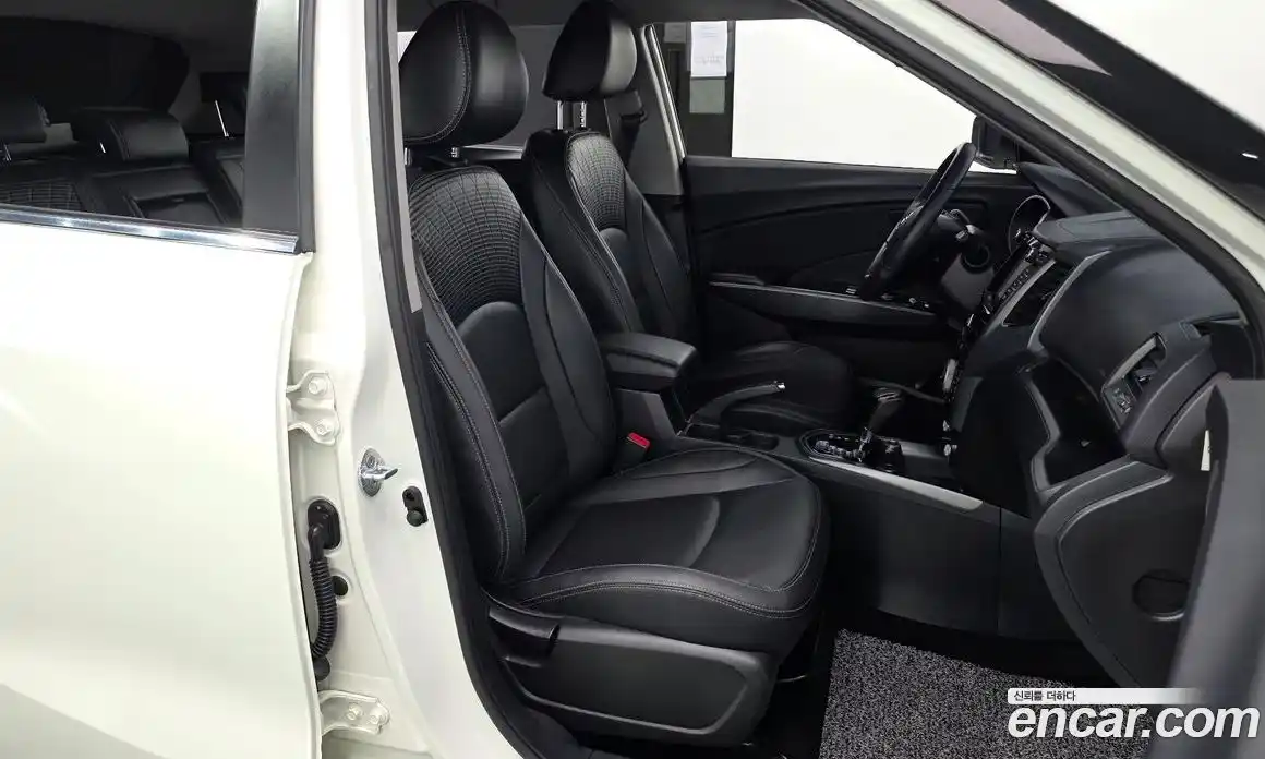 SsangYong TIBOLI 2018 1.6 автомат (гидро), фото 11