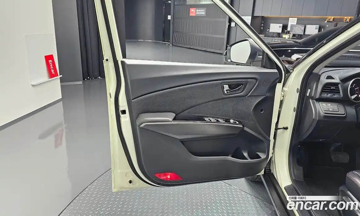 SsangYong TIBOLI 2019 1.6 автомат (гидро), фото 13