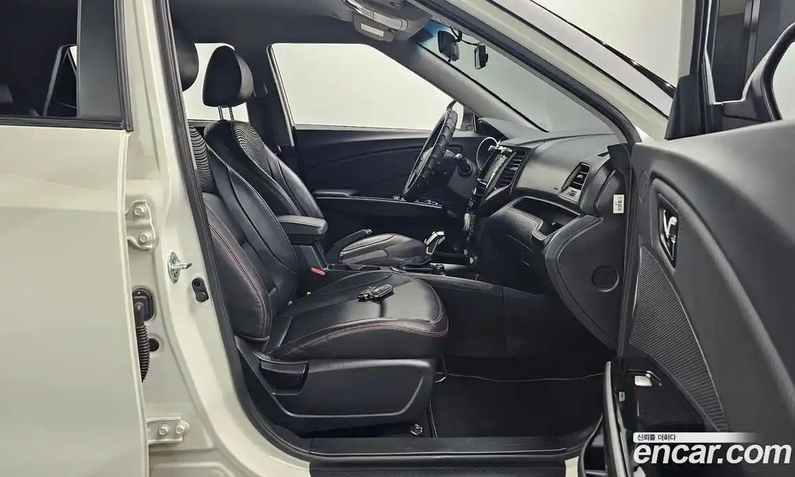 SsangYong TIBOLI 2019 1.6 автомат (гидро), фото 15