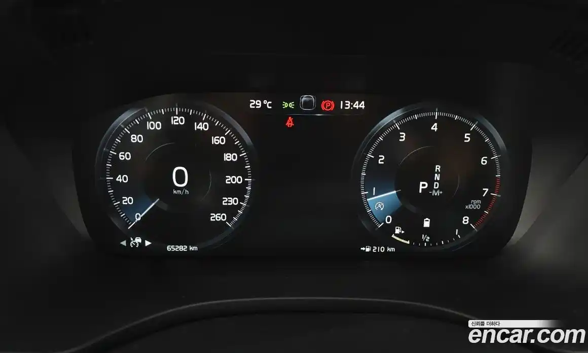 Volvo XC60 2021 2.0 автомат (гидро), фото 11