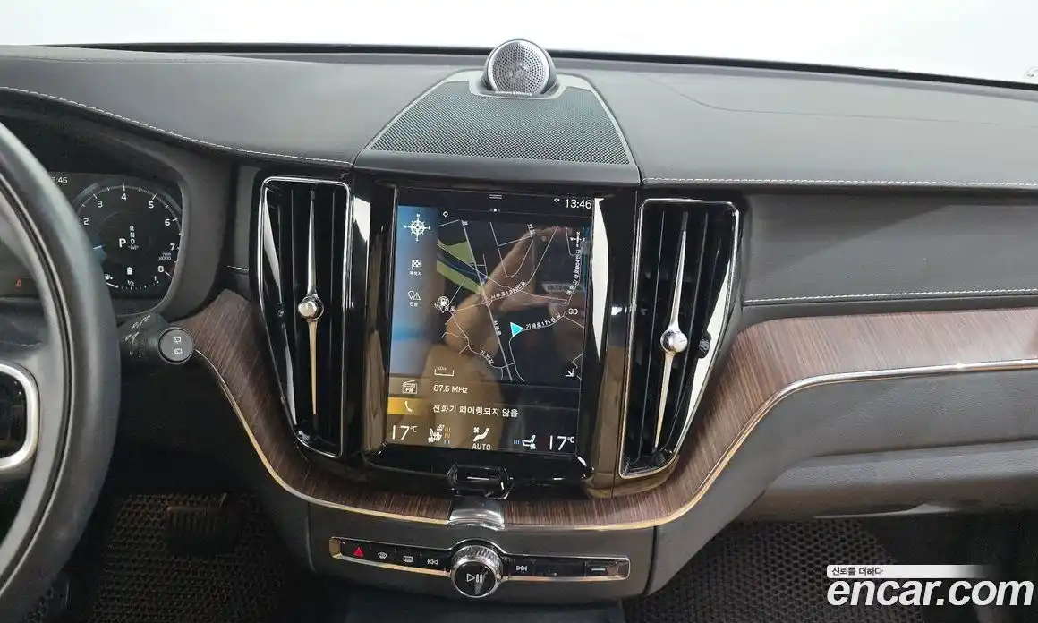 Volvo XC60 2021 2.0 автомат (гидро), фото 19
