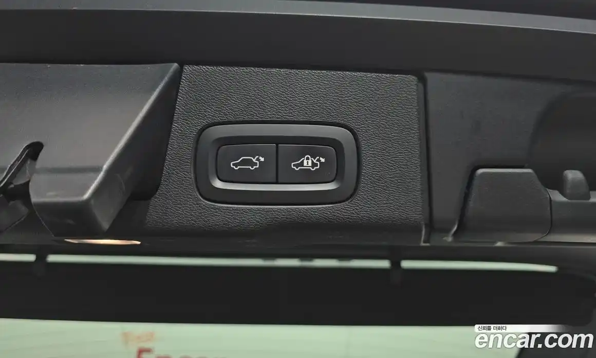 Volvo XC60 2021 2.0 автомат (гидро), фото 22